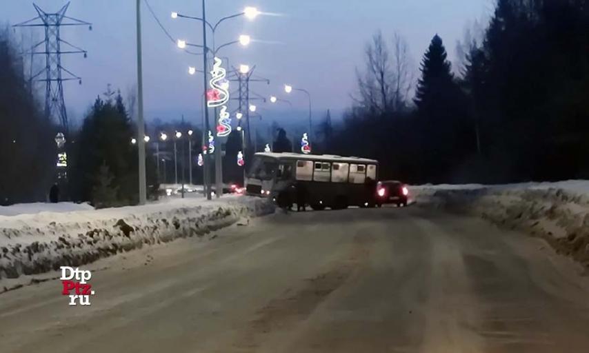 В Петрозаводске ищут свидетелей жесткого ДТП с маршруткой