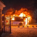 Новые подробности пожара в центре Петрозаводска, во время которого сгорел автобус Новые подробности пожара в центре Петрозаводска, во время которого сгорел автобус